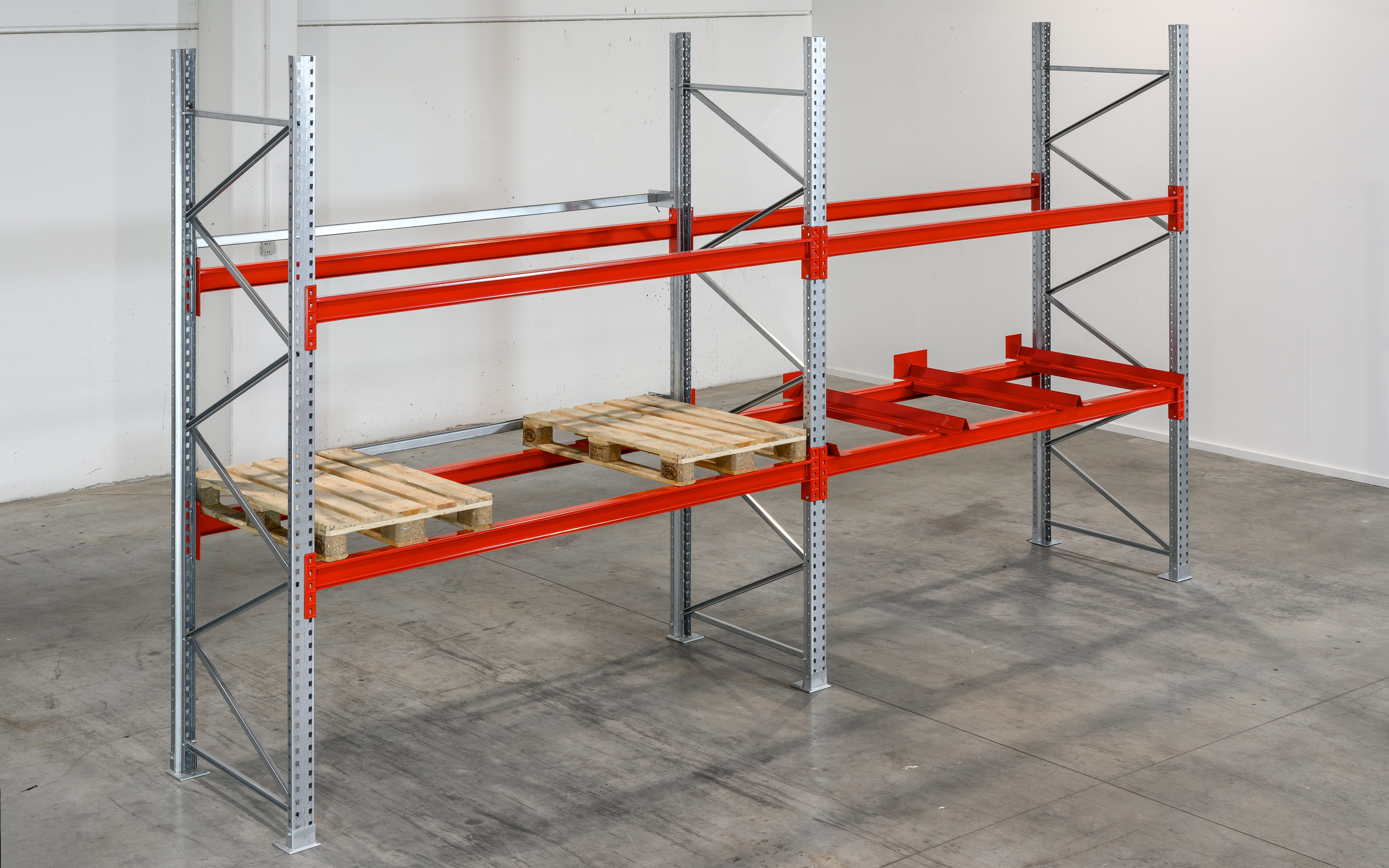 Palettenregale: Schwerlastlösungen für flexible und effiziente Lagerung